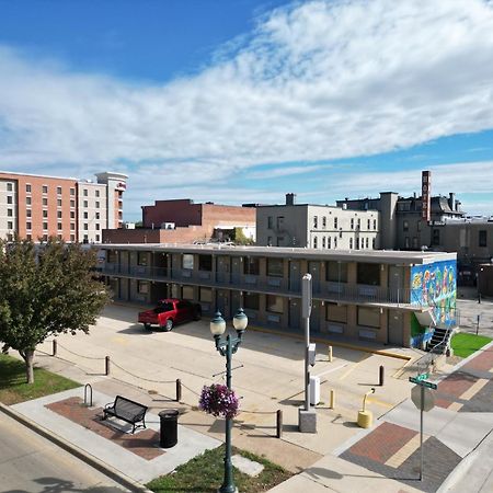 Lindell Motor Lodge - Downtown Cedar Falls Studio With Free Gated Parking! Kültér fotó